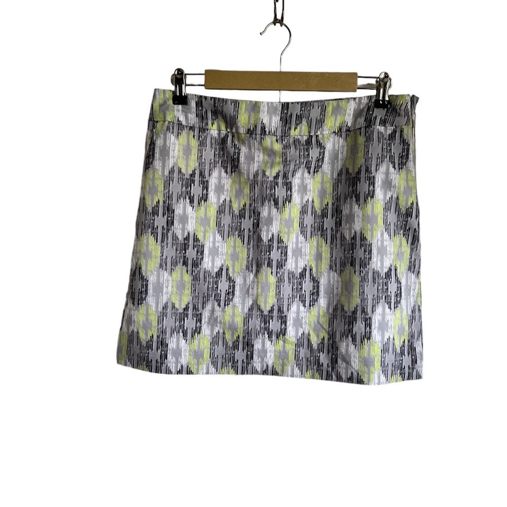 IZOD Cool FX Women’s Skort.  Waist 33”, Hip 41”, Length 17.5”.  Golf, tennis.